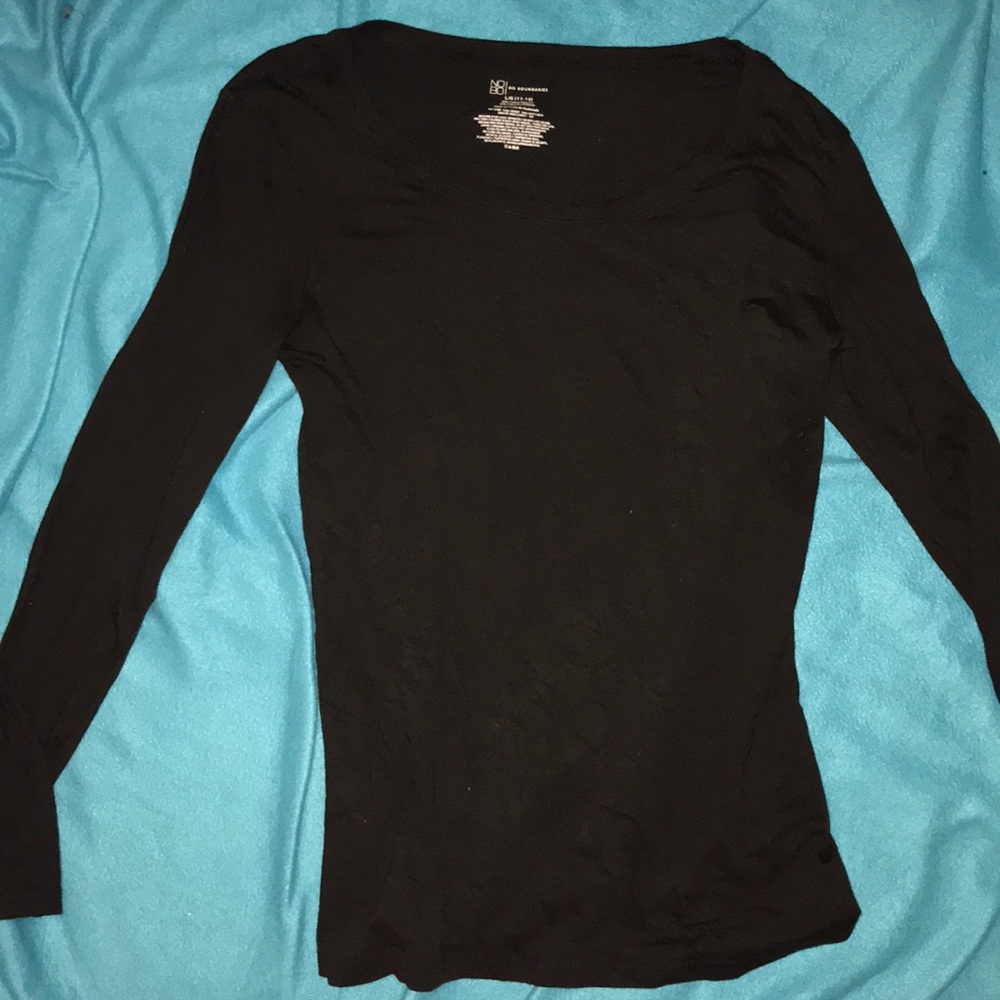 black longsleeve shirt
